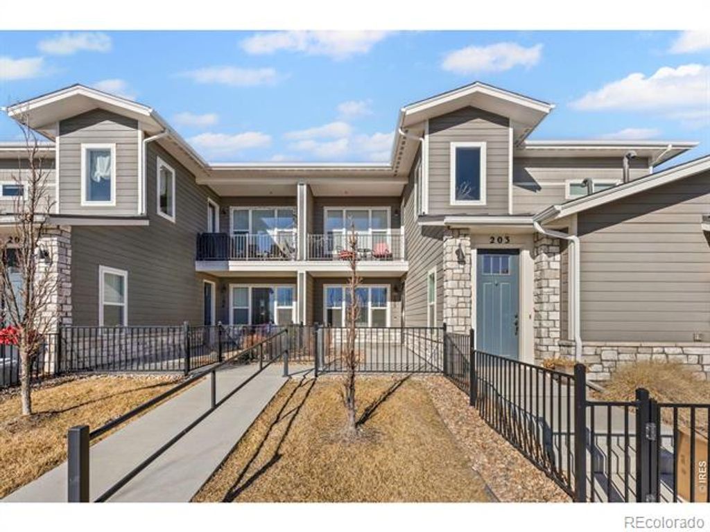 330 High Point Drive 103, Longmont, CO 80504