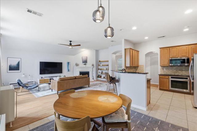 520 E Sandra Lane, Grand Prairie, TX 75052