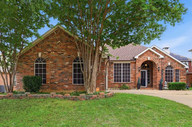 520 E Sandra Lane, Grand Prairie, TX 75052