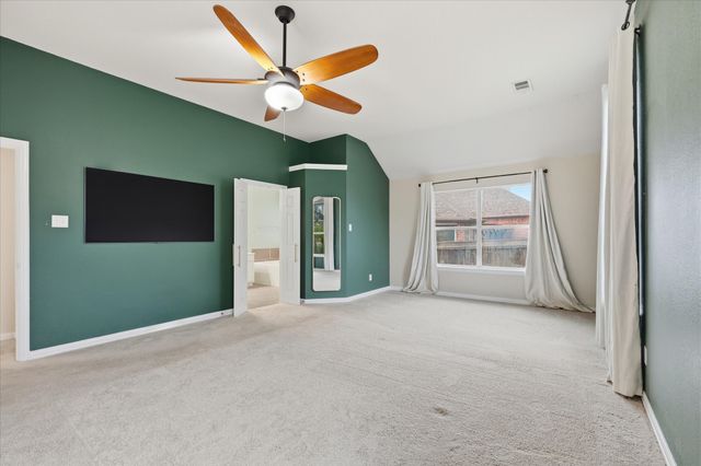 520 E Sandra Lane, Grand Prairie, TX 75052