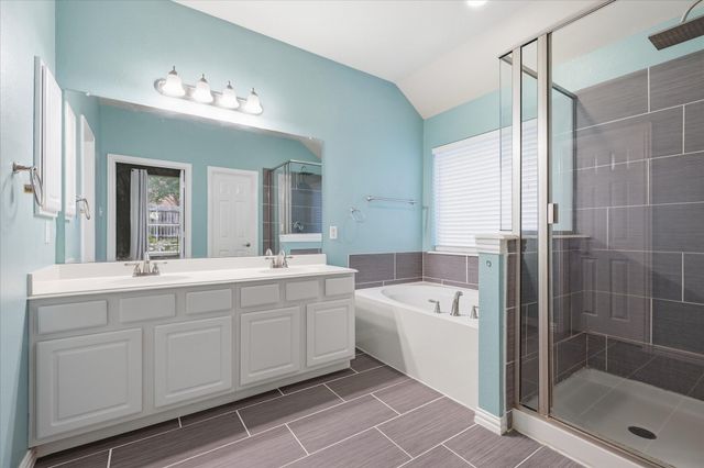 520 E Sandra Lane, Grand Prairie, TX 75052