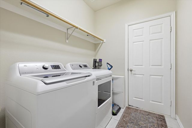 520 E Sandra Lane, Grand Prairie, TX 75052