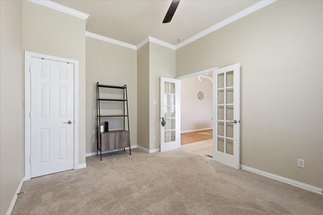 520 E Sandra Lane, Grand Prairie, TX 75052