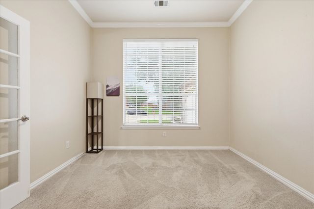 520 E Sandra Lane, Grand Prairie, TX 75052