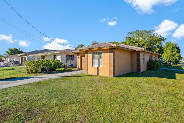 5201 SW 22nd Street, West Park, FL 33023