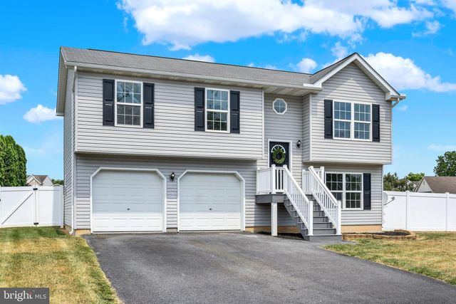 29 SHIRK DR, Fredericksburg, PA 17026