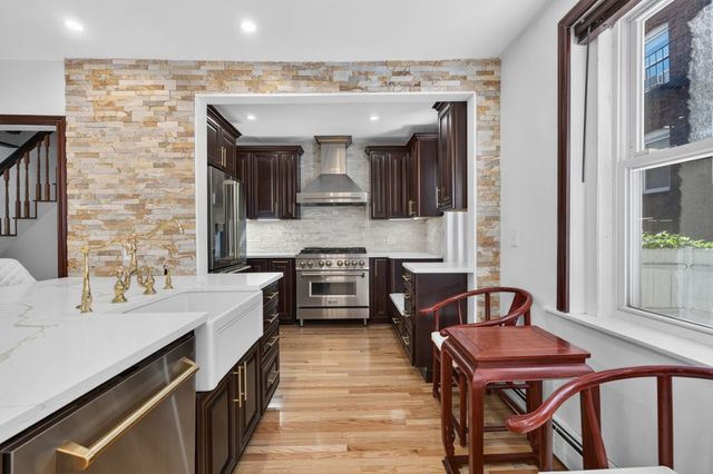 21 Parker St, Boston, MA 02129