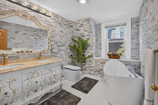 21 Parker St, Boston, MA 02129