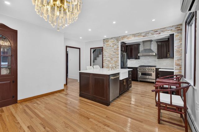 21 Parker St, Boston, MA 02129
