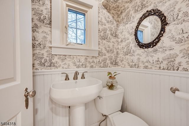 143 Lake Ave, Metuchen Boro, NJ 08840