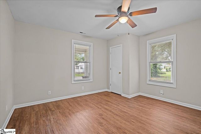 16 Bradley Street, Greenville, SC 29611