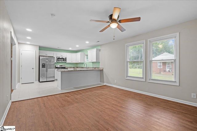 16 Bradley Street, Greenville, SC 29611