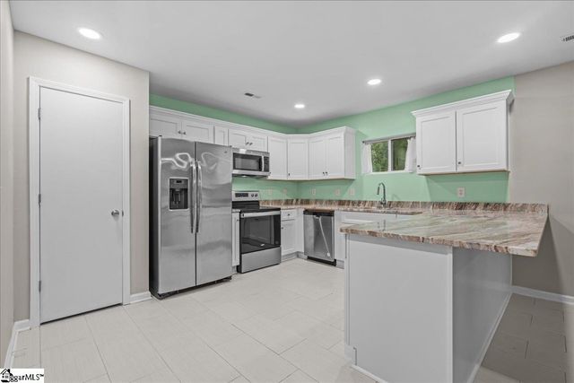 16 Bradley Street, Greenville, SC 29611