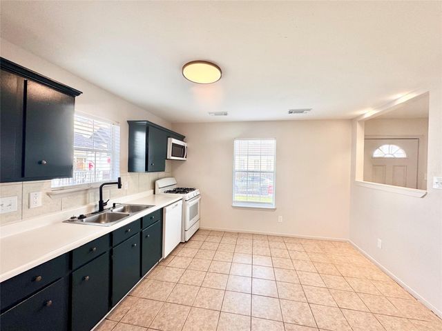 301 Enid Street, Houston, TX 77009