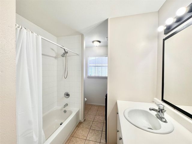 301 Enid Street, Houston, TX 77009