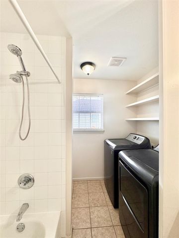 301 Enid Street, Houston, TX 77009