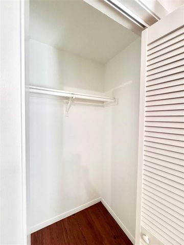 301 Enid Street, Houston, TX 77009