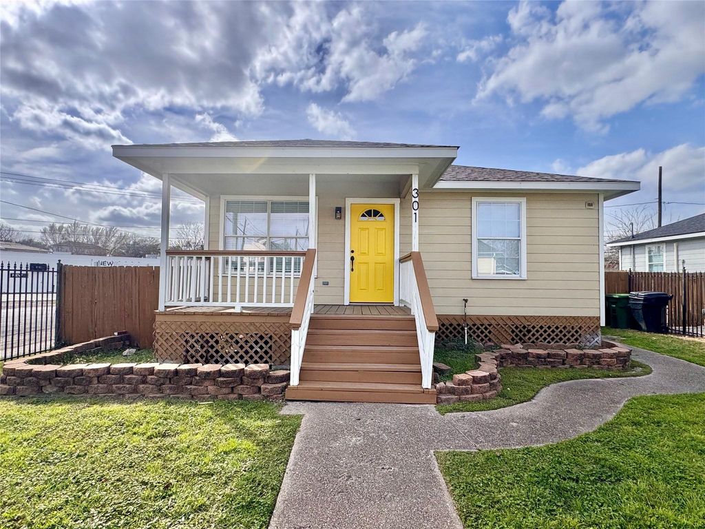 301 Enid Street, Houston, TX 77009