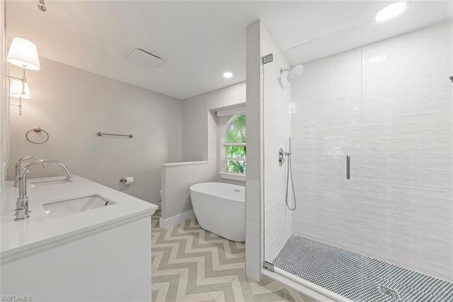 3708 Agate CT, Sanibel, FL 33957