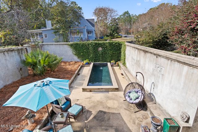 923 Pinehurst Place, Jackson, MS 39202