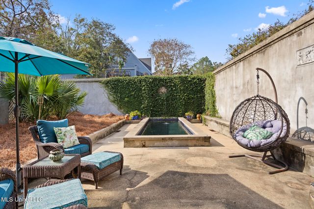 923 Pinehurst Place, Jackson, MS 39202