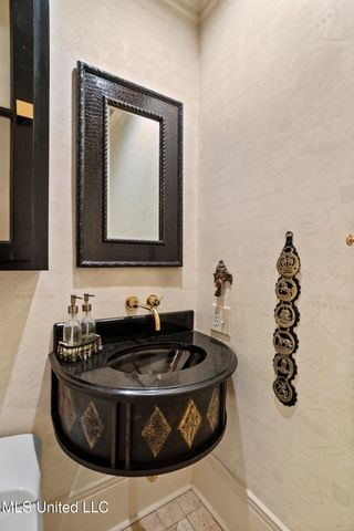 923 Pinehurst Place, Jackson, MS 39202