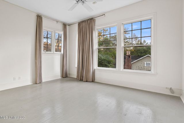 923 Pinehurst Place, Jackson, MS 39202