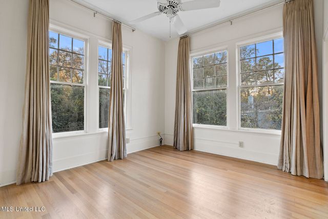 923 Pinehurst Place, Jackson, MS 39202