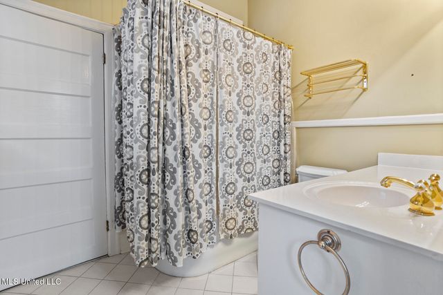 923 Pinehurst Place, Jackson, MS 39202