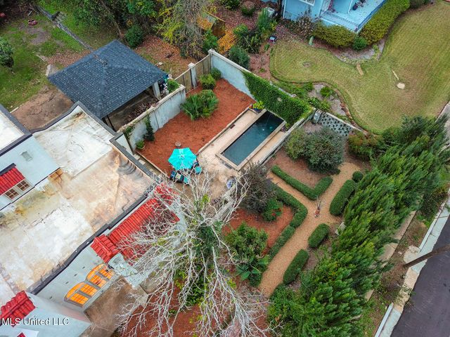 923 Pinehurst Place, Jackson, MS 39202