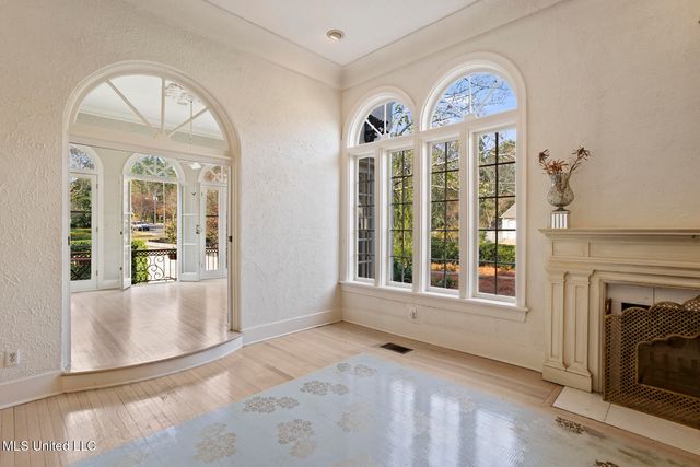 923 Pinehurst Place, Jackson, MS 39202