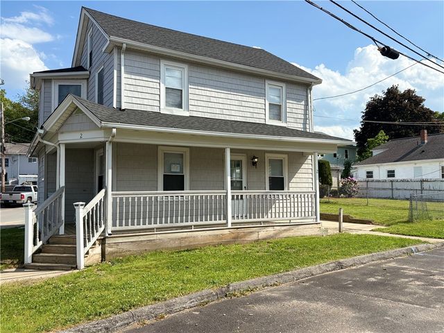 2 Fairmount Avenue, Johnston, RI 02919