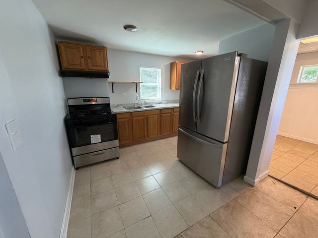 25 Winthrop Street 25, Fitchburg, MA 01420