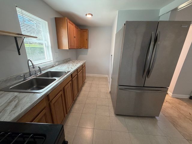 25 Winthrop Street 25, Fitchburg, MA 01420