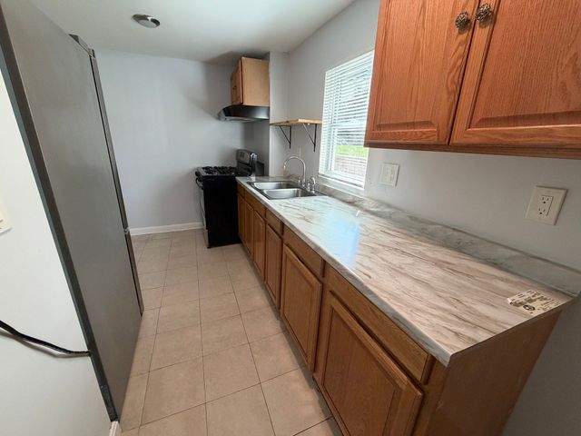 25 Winthrop Street 25, Fitchburg, MA 01420