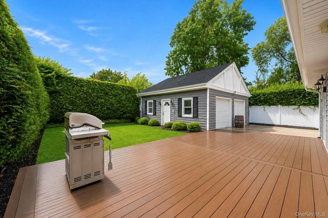 84 Twinlawns Avenue, Hicksville, NY 11801