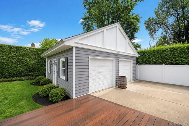84 Twinlawns Avenue, Hicksville, NY 11801