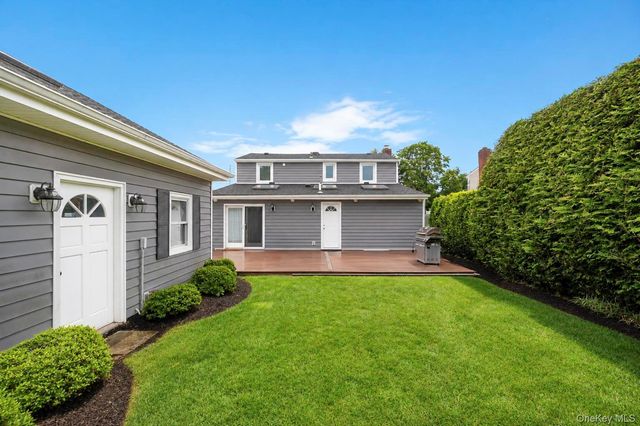 84 Twinlawns Avenue, Hicksville, NY 11801