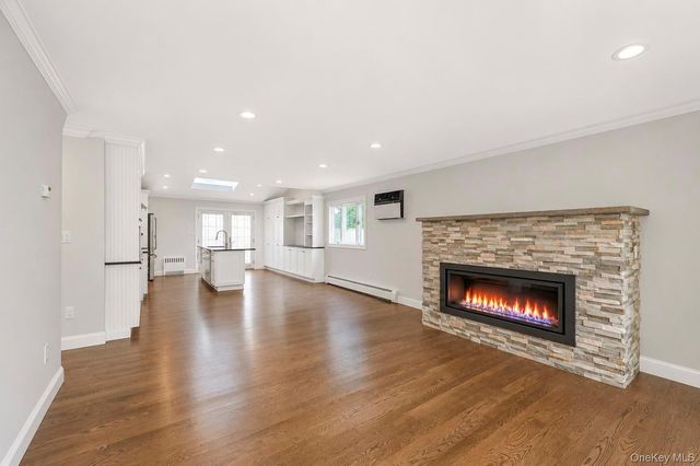84 Twinlawns Avenue, Hicksville, NY 11801