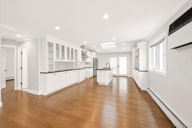 84 Twinlawns Avenue, Hicksville, NY 11801