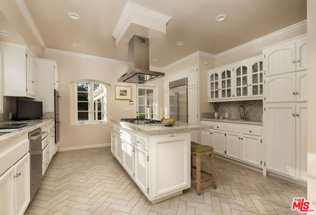 937 Arcady Road, Santa Barbara, CA 93108