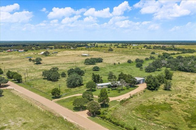 7300 Goehring Road, Ledbetter, TX 78946