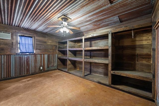 7300 Goehring Road, Ledbetter, TX 78946