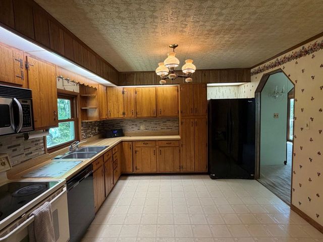 23 Jackson Drive, Hinsdale, NH 03451