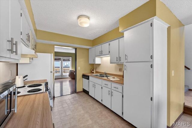 63 Spring Song Court D, St Peters, MO 63376