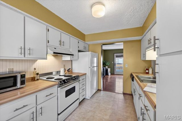 63 Spring Song Court D, St Peters, MO 63376