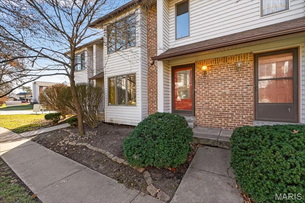 63 Spring Song Court D, St Peters, MO 63376