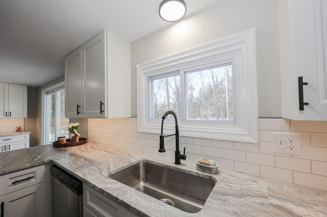 39 Hunter Drive, Epping, NH 03042