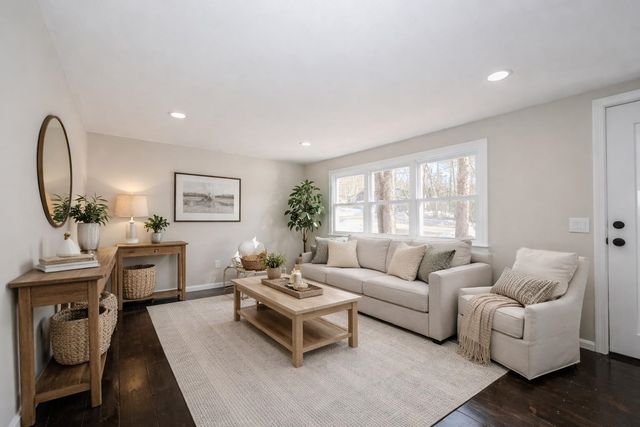 39 Hunter Drive, Epping, NH 03042