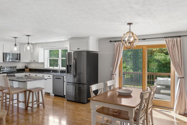 17 Donmac Drive, Derry, NH 03038